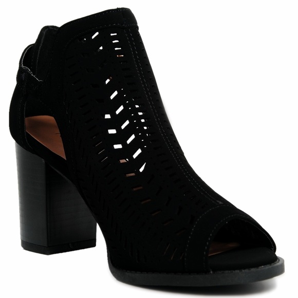 Ankle Strap Cut Out Block Chunky Heel Sandal - Picture 3 of 4